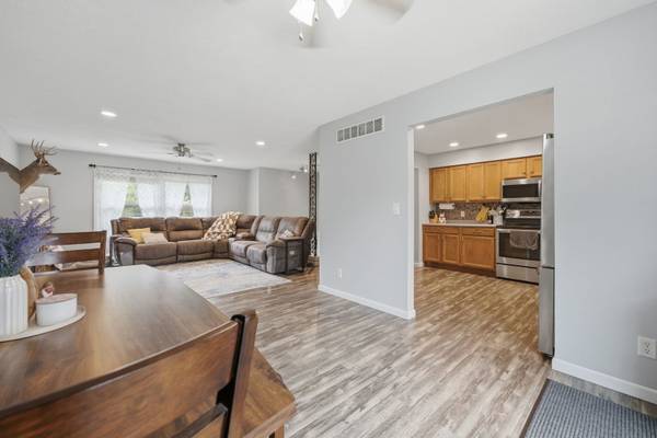 8910 33rd ST, Rock Island, IL 61201