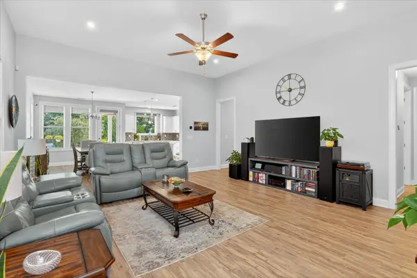 5816 Cheerful LN, Charlotte, NC 28215
