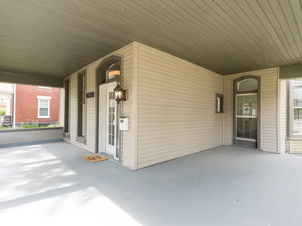 608 2nd AVE, Sterling, IL 61081