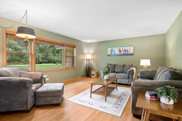 3460 W Mardan DR, Long Grove, IL 60047