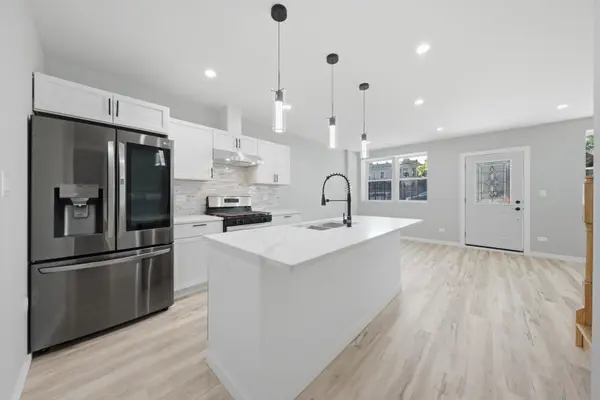 4642 W Monroe ST, Chicago, IL 60644