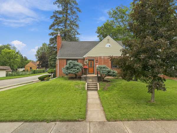 616 W 11th ST, Sterling, IL 61081