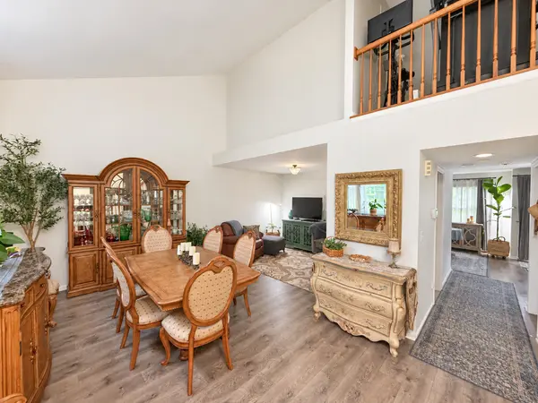 713 Crossland DR, Grayslake, IL 60030