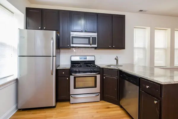 2035 W Arthur AVE #3E, Chicago, IL 60645