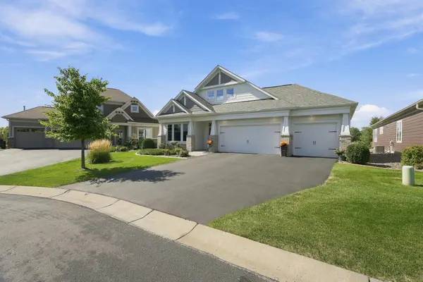8620 Irving CIR N, Lake Elmo, MN 55042