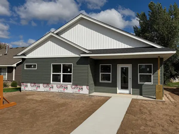 2242 8th LN SE, Cambridge, MN 55008