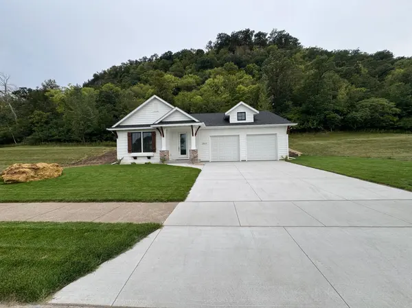 2563 Clubhouse DR, Lake City, MN 55041