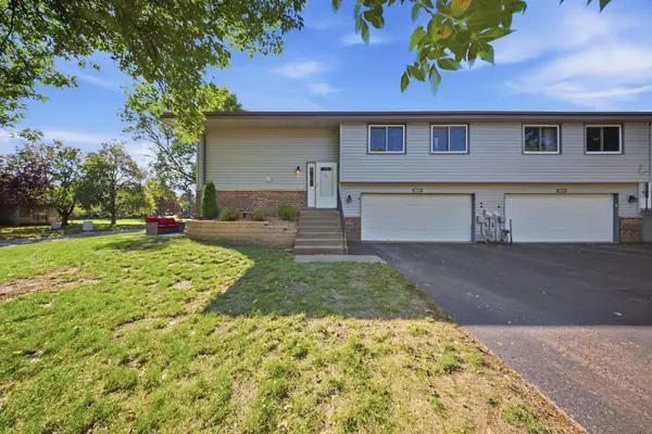 3610 Avon CT, Woodbury, MN 55125