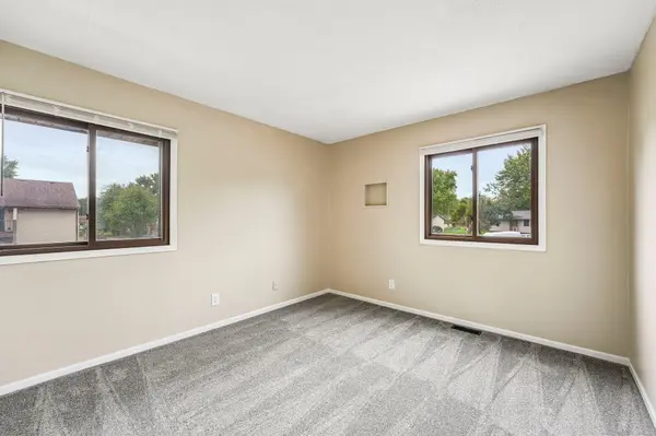 6130 72nd LN N, Brooklyn Park, MN 55429