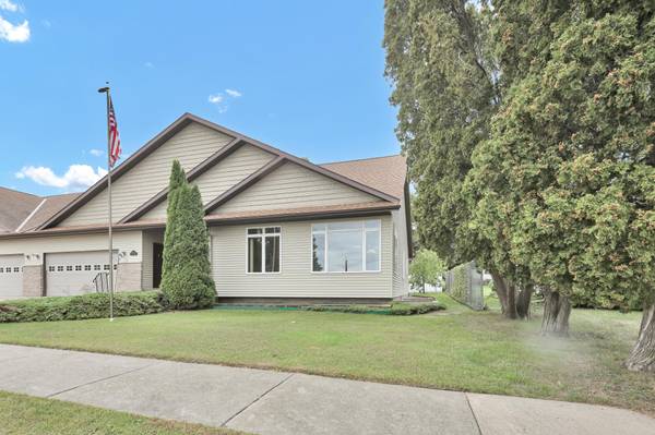 1020 S Oak ST, Lake City, MN 55041