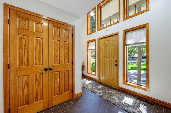 1265 Rolling Oaks LN NW, Hutchinson, MN 55350