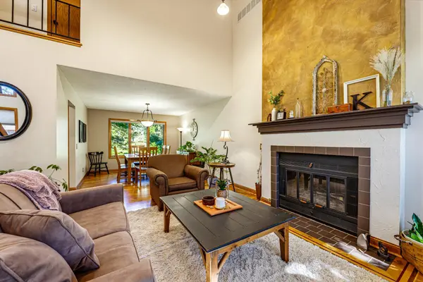 1265 Rolling Oaks LN NW, Hutchinson, MN 55350