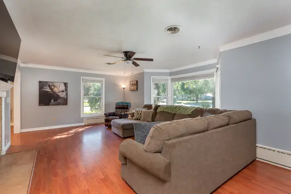 31 Lake AVE E, Minnesota Lake, MN 56068