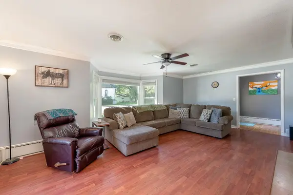 31 Lake AVE E, Minnesota Lake, MN 56068