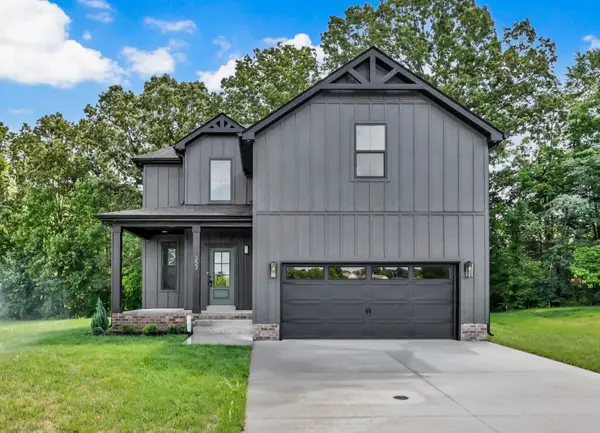 353 Chase Dr, Clarksville, TN 37043