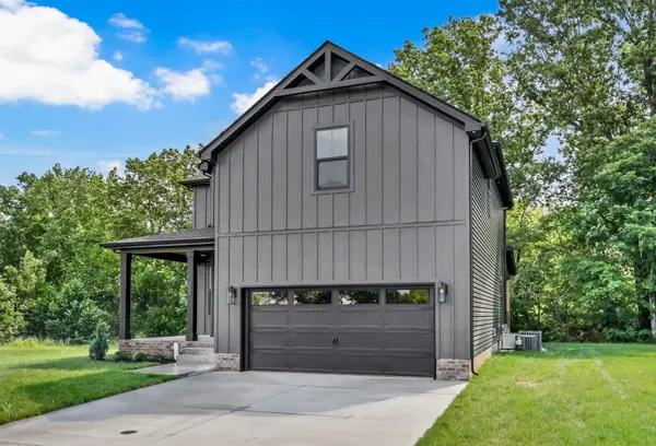 353 Chase Dr, Clarksville, TN 37043