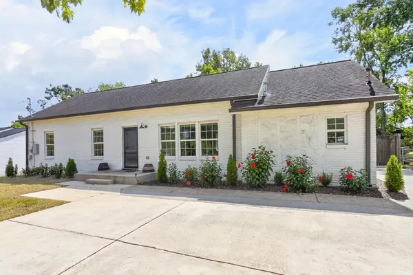 541 Harding Pl, Nashville, TN 37211