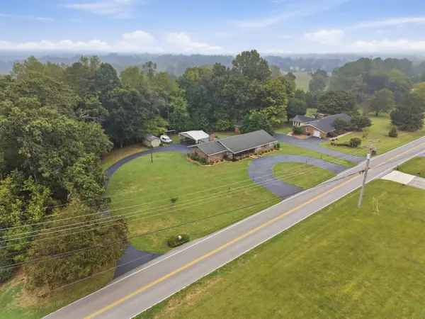 521 Winding Ln, Sparta, TN 38583
