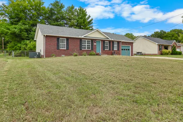 354 Broadmore Dr, Clarksville, TN 37042