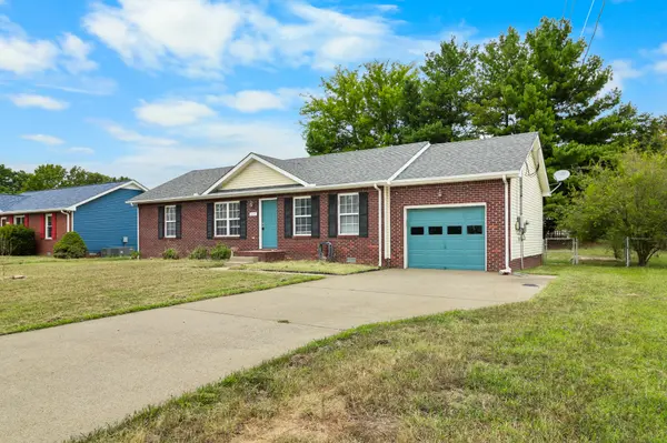 354 Broadmore Dr, Clarksville, TN 37042
