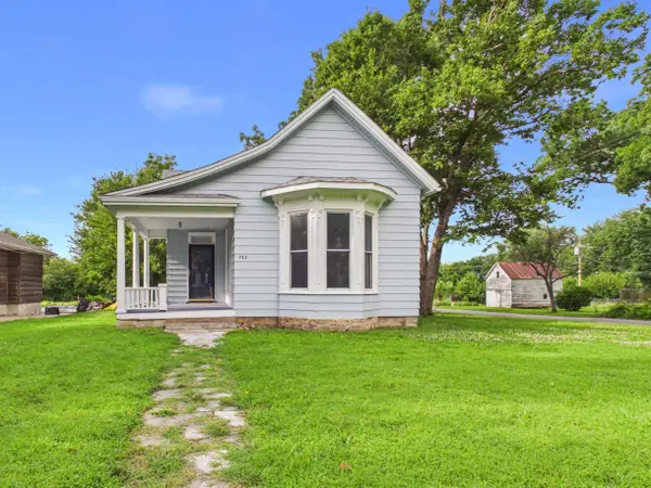 722 W Harvey Ave, Wellington, KS 67152