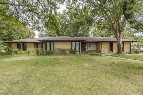 2243 W Bella Vista, Wichita, KS 67203