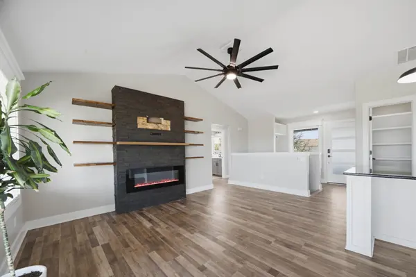 2421 E Velvet Leaf, Andover, KS 67002