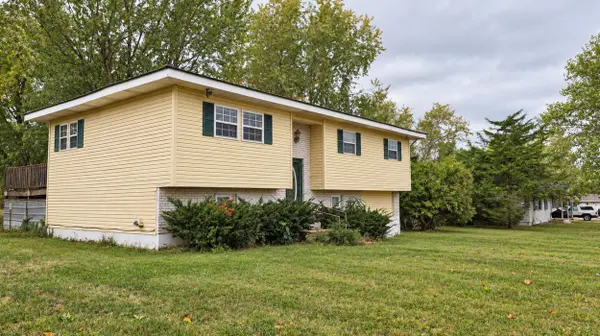 402 E Clouse ST, Mountain Grove, MO 65711
