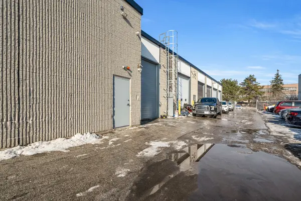 70 Vanley CRES #3, Toronto W05, ON M3J 2B8