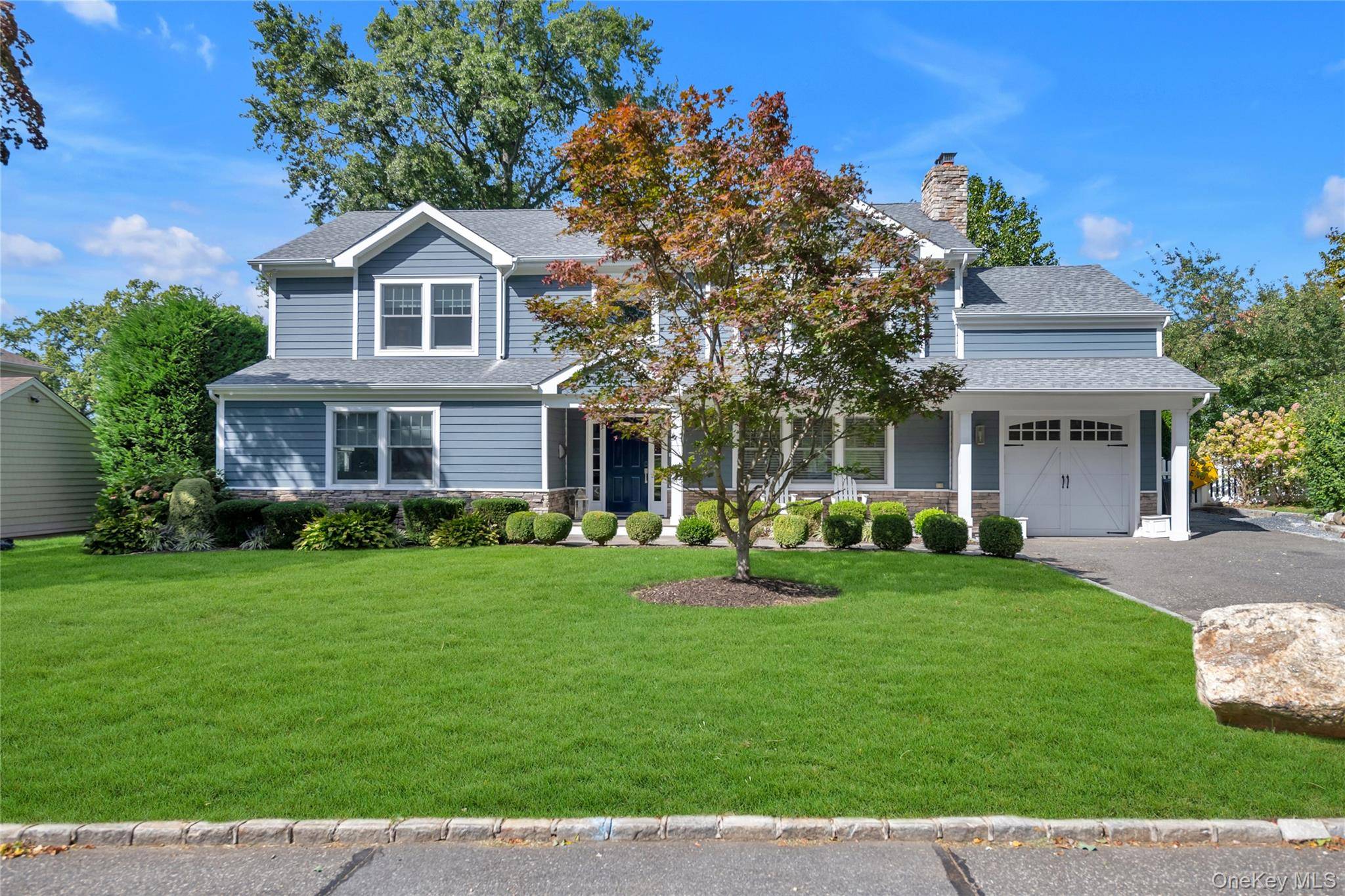 17 Colonial RD, Port Washington, NY 11050