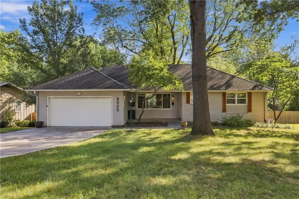 8025 Dearborn DR, Prairie Village, KS 66208