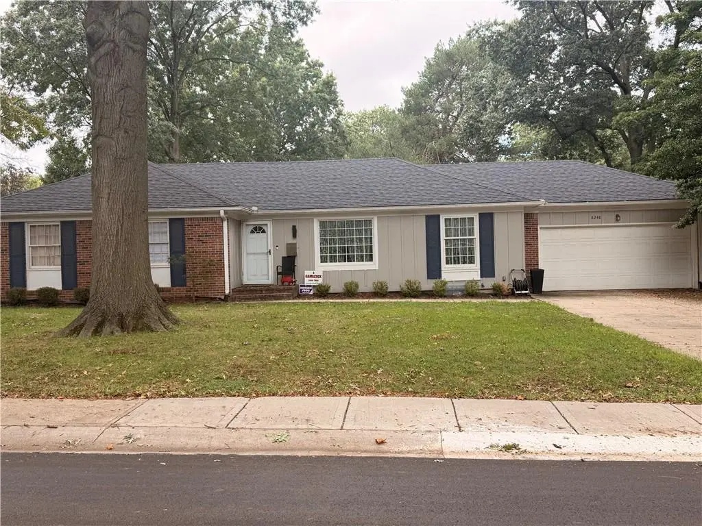 8248 Reeds RD, Prairie Village, KS 66208