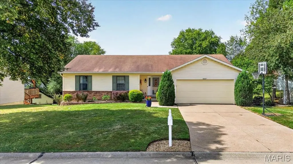 3037 Valley Vista DR, St Peters, MO 63376
