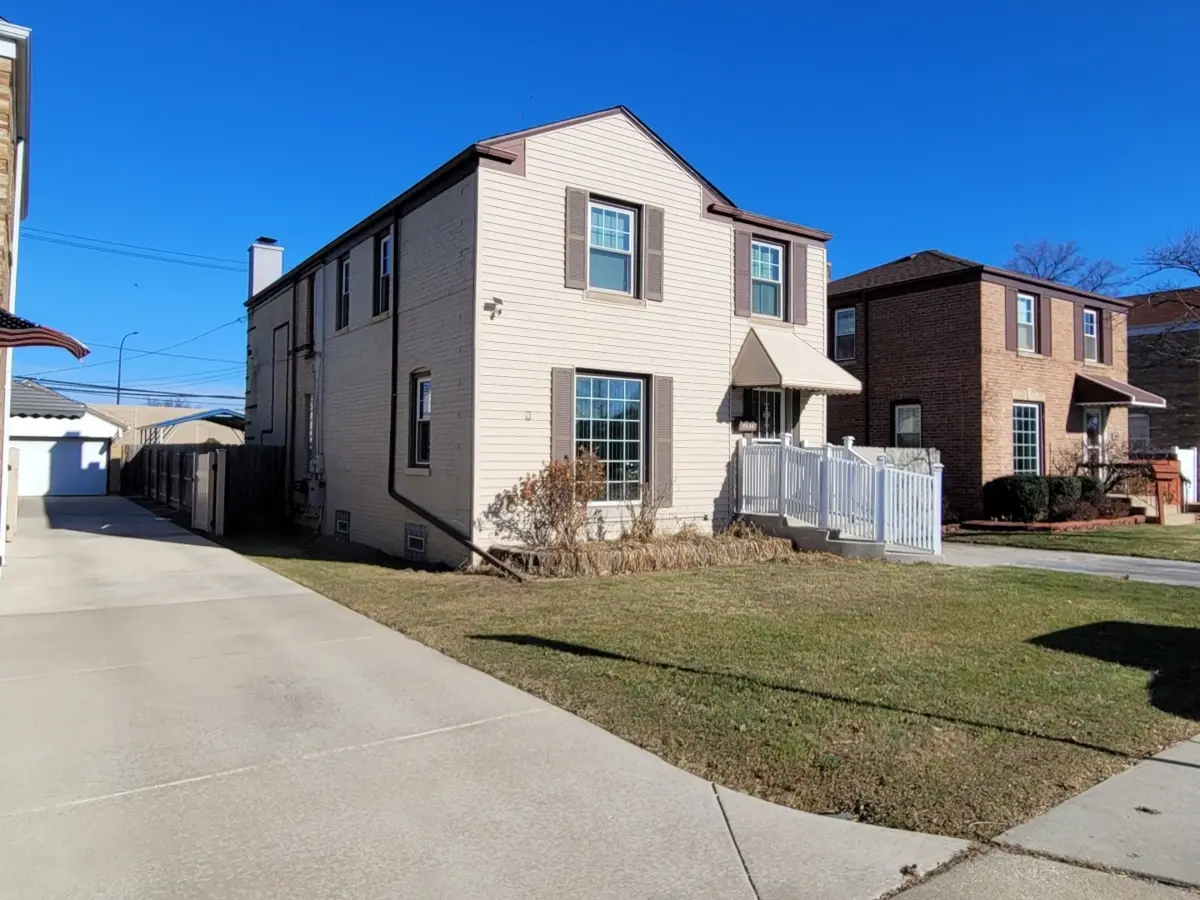7432 W Gregory ST, Chicago, IL 60656