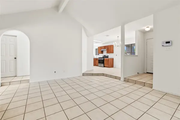 1202 Ivybridge DR, Pflugerville, TX 78660