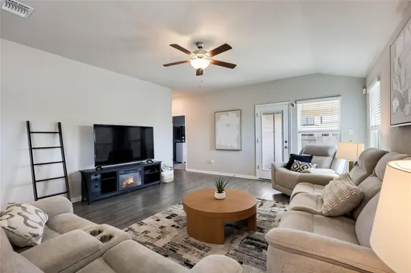 100 Contrada Grace LN, Hutto, TX 78634