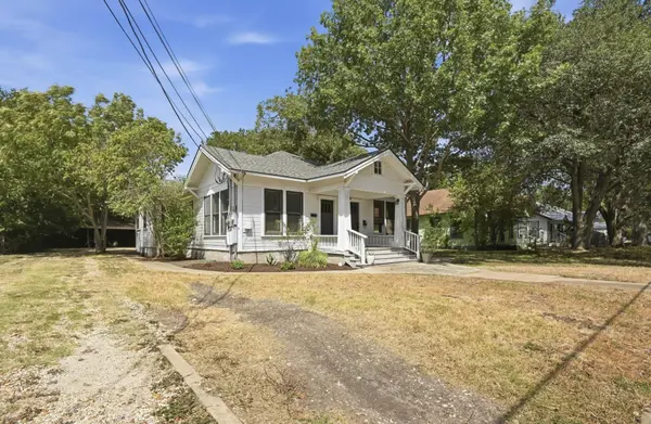 919 W Prairie Lea ST, Lockhart, TX 78644