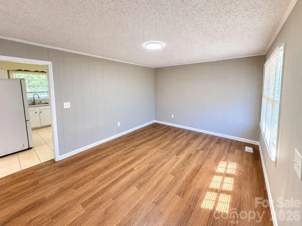 99 N Mcginnis PL, Mount Holly, NC 28120