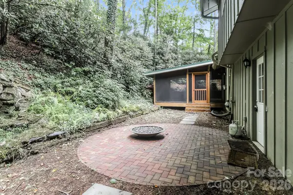 522 Glen Cannon DR, Pisgah Forest, NC 28768