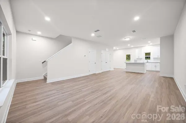 610 W Lewis ST, Dallas, NC 28034