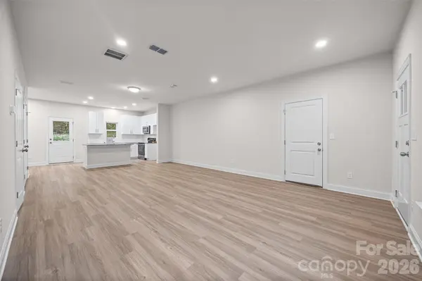 610 W Lewis ST, Dallas, NC 28034