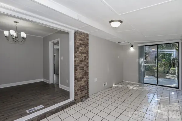 418 Meadow View DR, Gastonia, NC 28054