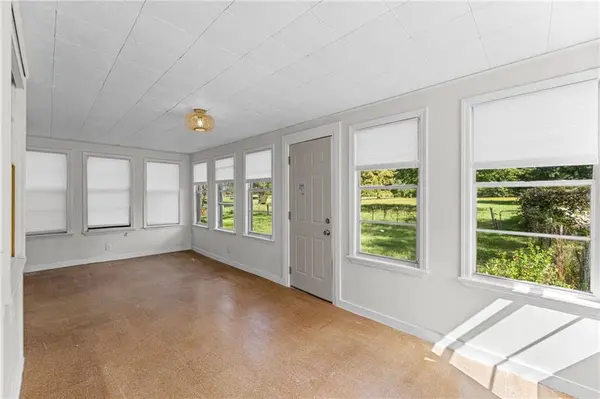 905 S Lincoln AVE, Raymore, MO 64083