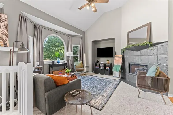 21645 W 122nd TER, Olathe, KS 66061