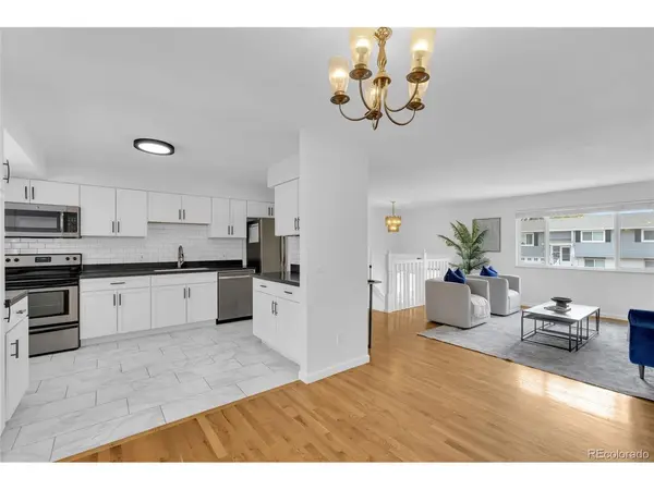 10093 W Maryland, Lakewood, CO 80232