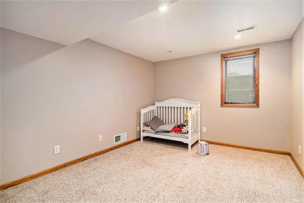 69590 County rd 21 RD, New Paris, IN 46553