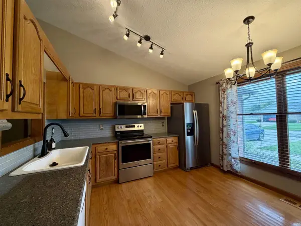 2109 N Waterbury DR, Muncie, IN 47304