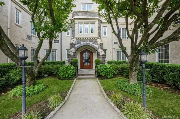 1 Rivermere #2G, Bronxville, NY 10708