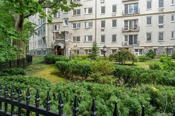 1 Rivermere #2G, Bronxville, NY 10708