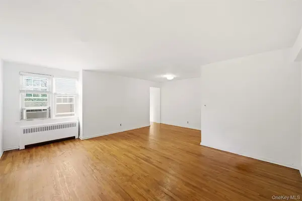 200 N Village AVE #D7, Rockville Centre, NY 11570